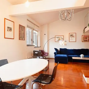 https://navigli-design-apartment-with-balcony.it-lombardy.com